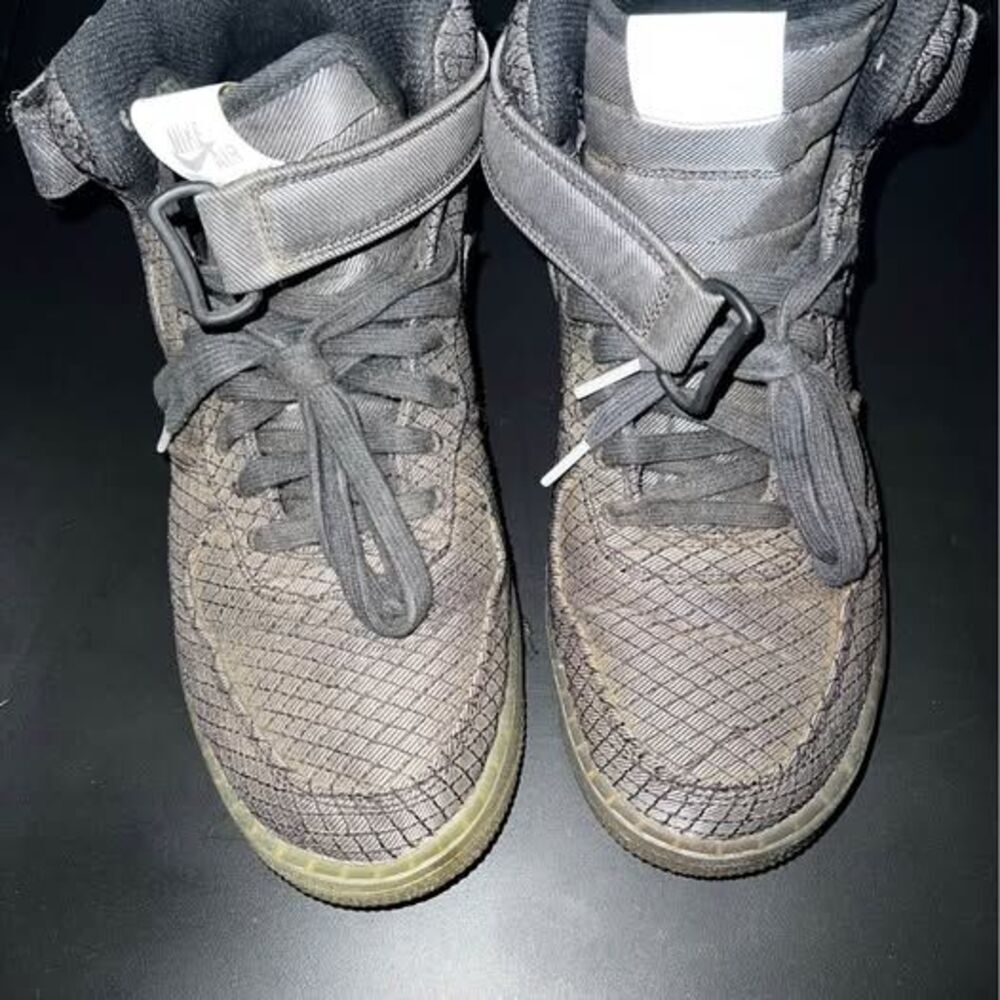 Nike Air Force 1 Mid '07 LV8 Black size 9.5
